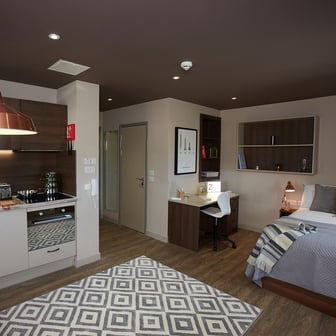 Deluxe Studio - Image 3